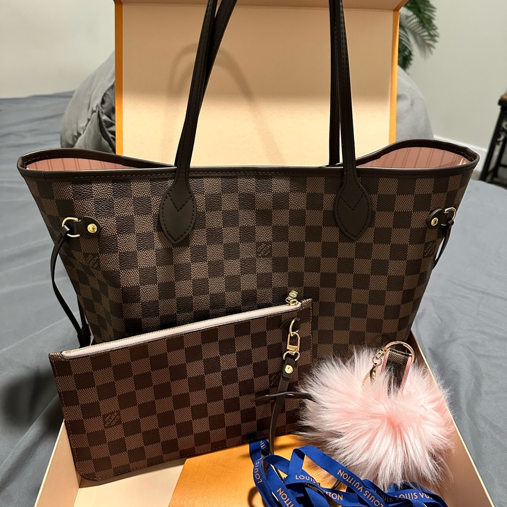 Louis Vuitton Neverfull MM